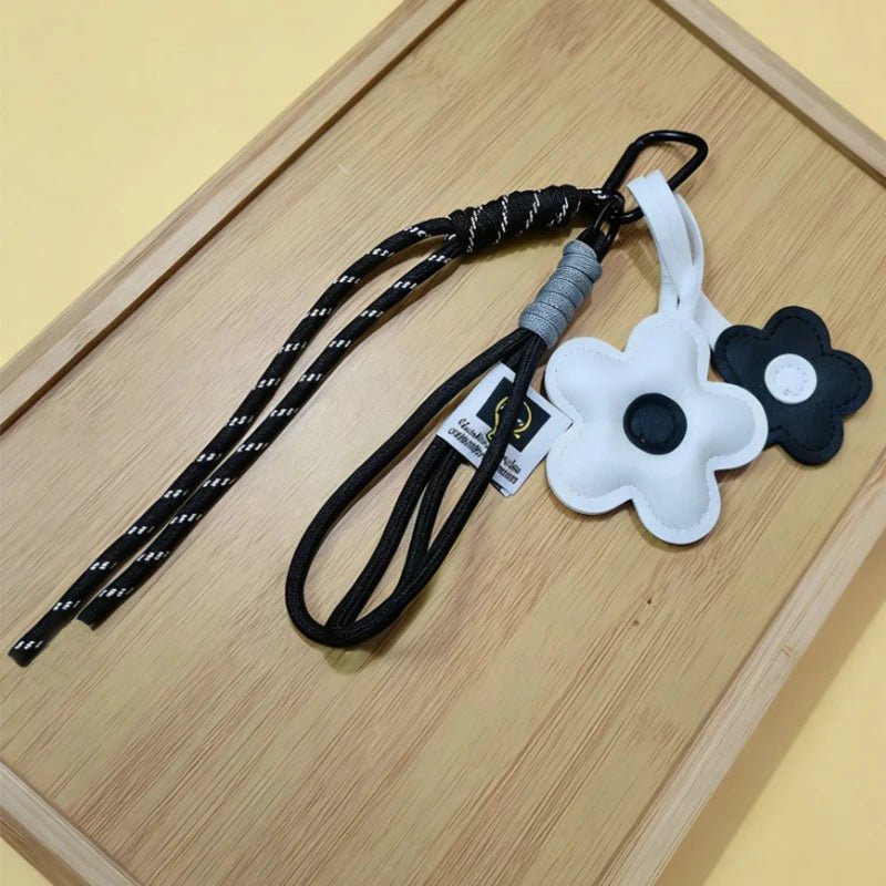 PU Leather Sunflower Bag Pendant Contrasting Cartoon Five Petal Flower Keychain Car Keyring Fashion Bag Pendant Car Accessory - Zevra
